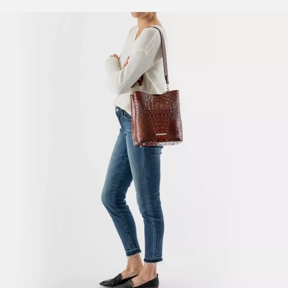 Rare Butterfly Brahmin bag🖤 - Picture 5 of 6